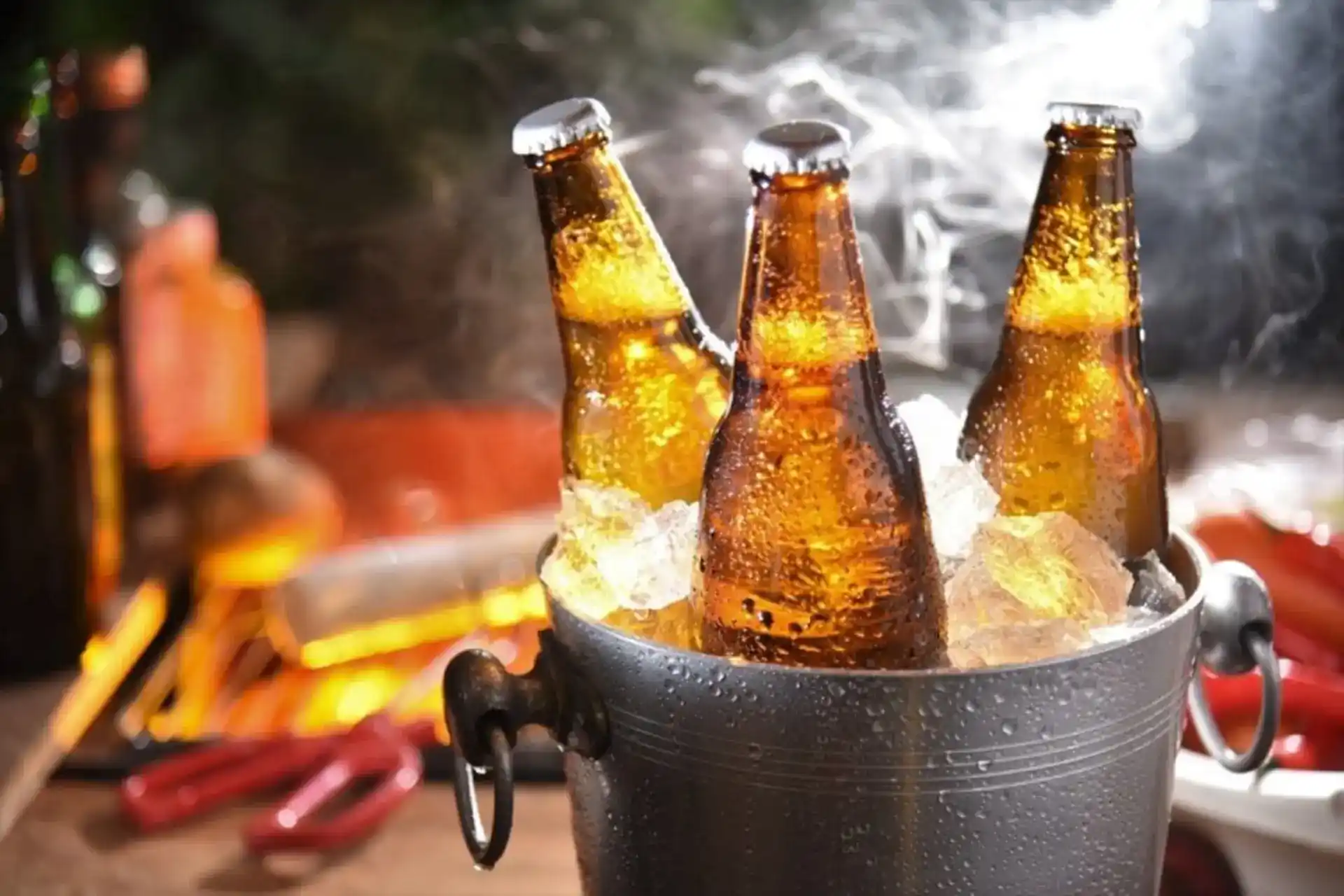 Làm lạnh bia với đá và muối